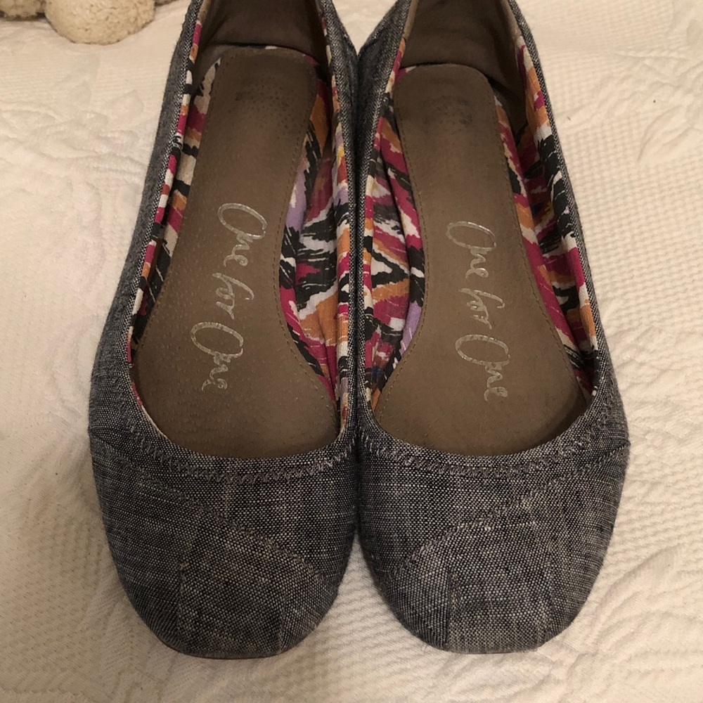 Toms Black/Gray Chambray Ballet Flats with Colorful Patterned Lining